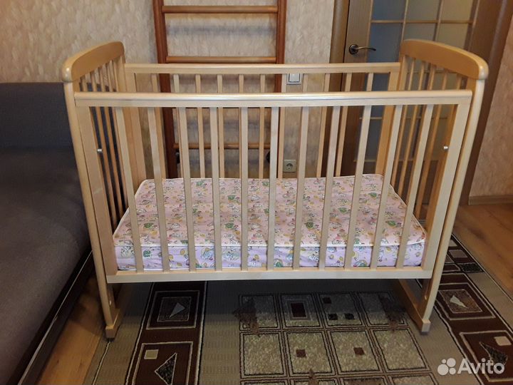 Детская кроватка
