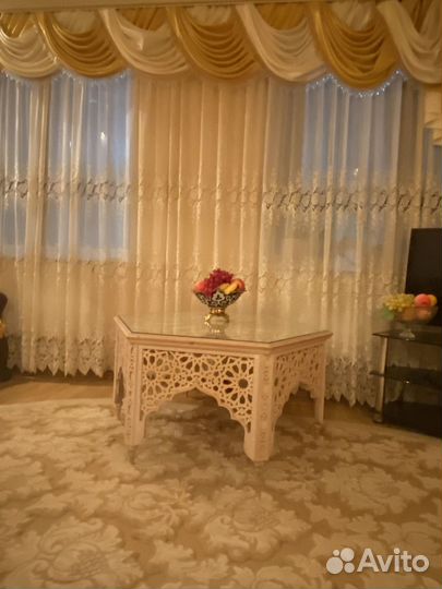 Стол ажурный,ручная работа