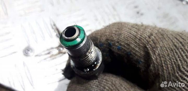 Трубка подачи масла в турбину K9K Renault