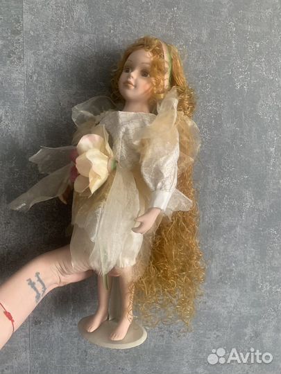 Кукла фарфоровая коллекционная
