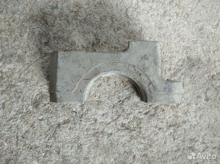 Кронштейн опоры двигателя Renault Symbol 1998-2008