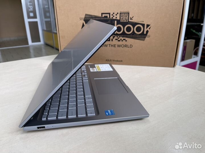 Новый ноутбук Asus 512 гб, Core i3-1215U, RAM 8 гб