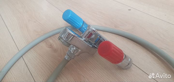 Смеситель для ванны с душем бу