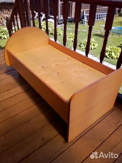 Детская кровать без матраса