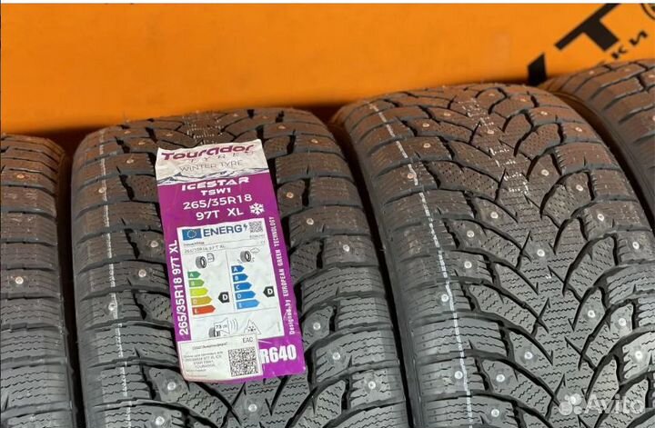 Tourador Ice Star TSW1 245/40 R18 и 265/35 R18 97U