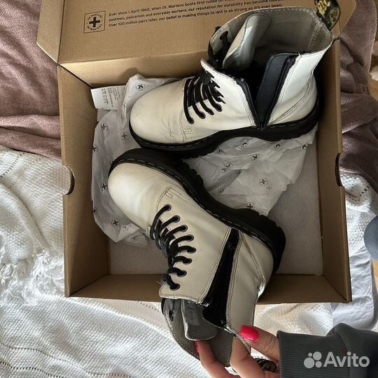 Ботинки белые Dr Martens