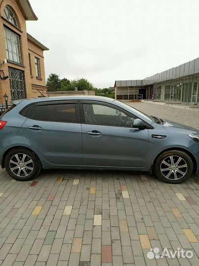 Kia Rio 1.4 МТ, 2012, битый, 236 000 км