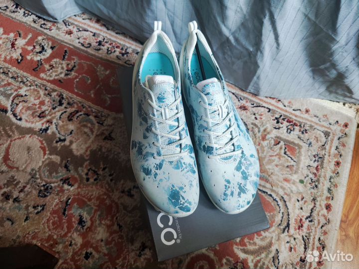 Кроссовки женские ессо 40