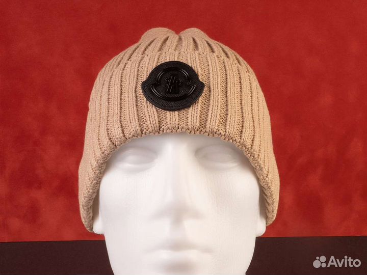 Зимняя мужская шапка