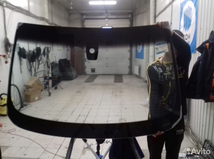 Лобовое стекло Бмв е60