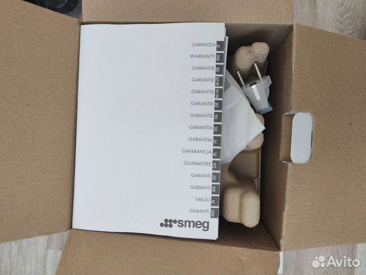 Вспениватель молока Smeg MFF11wheu