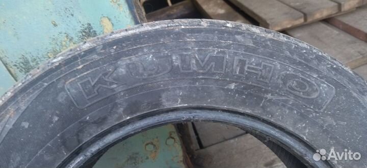 Kumho Road Venture ST KL11 235/65 R17