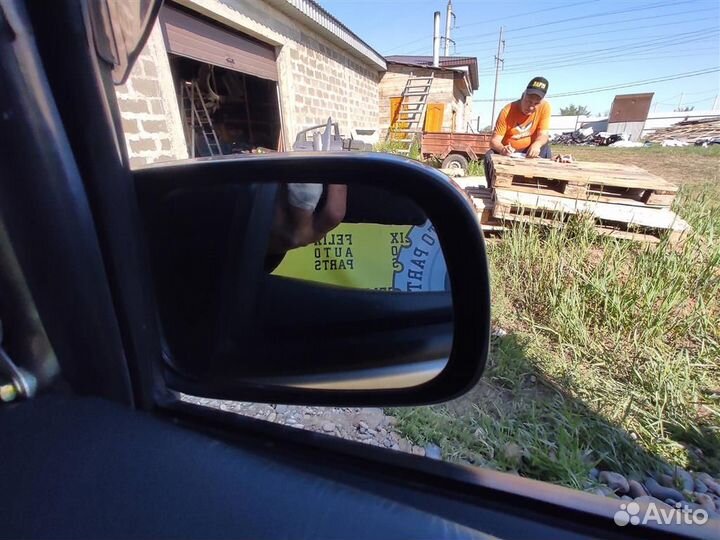 Зеркало правое электрическое Toyota Vista (sv50)