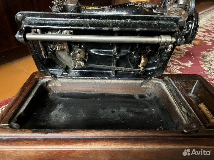 Швейная машинка зингер ручная