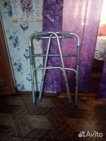 Ходунки для взрослых шагающие