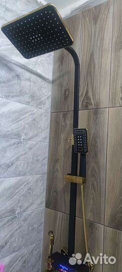 Душевая стойка со смесителем