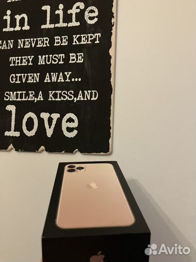 Коробка от iPhone 11 pro max