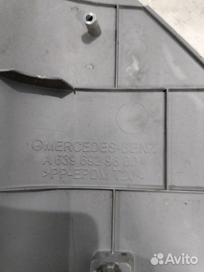 Обшивка салона левая Mercedes Vito W639 2.1D 2007