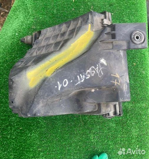 Корпус воздушного фильтра Volkswagen Passat 1.9