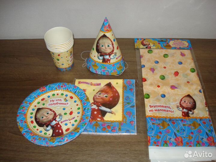 Подарочный набор посуды и скатерть Маша и Медведь