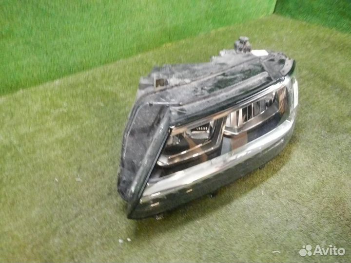 Фара левая Volkswagen Tiguan