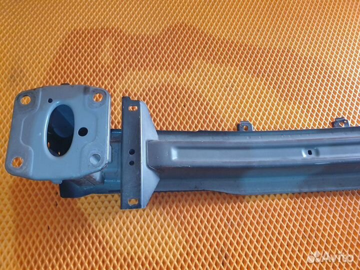 Усилитель переднего бампера Mazda 3 BM