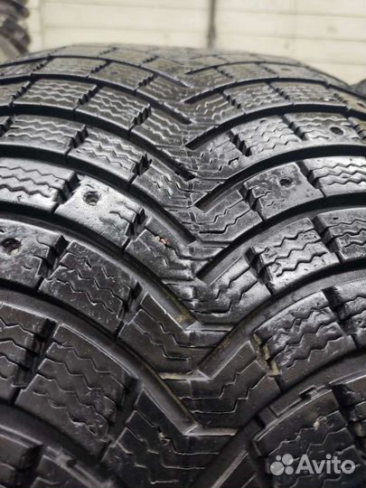 Michelin 4x4 O/R XZL 285/60 R18 116
