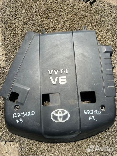 Декоративная крышка двс Toyota Land Cruiser Prado