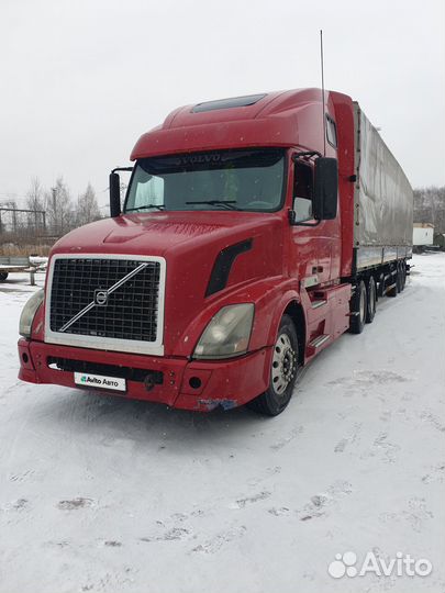 Volvo VNL 64T с полуприцепом, 2005