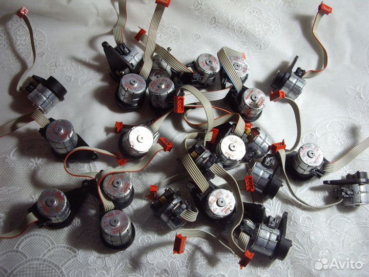 Моторчик шаговый 12 вольт для радиолюбителя