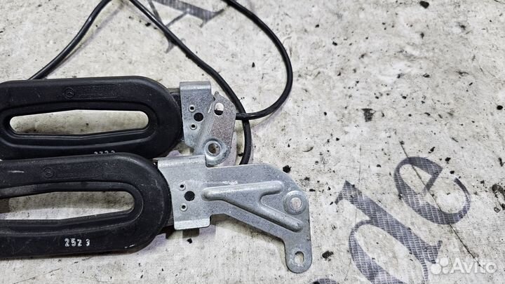 Антенна Mercedes R230 Keyless Go