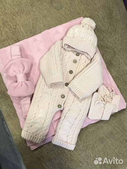 Вязаный комплект на выписку для девочки