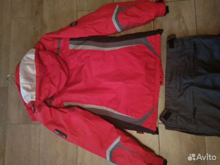 Куртка горнолыжная