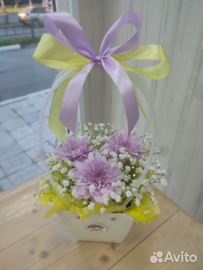 Композиции Цветы в коробке 1 сентября