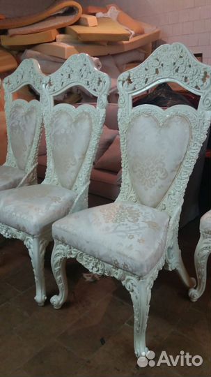 Перетяжка и замена обивки мебели