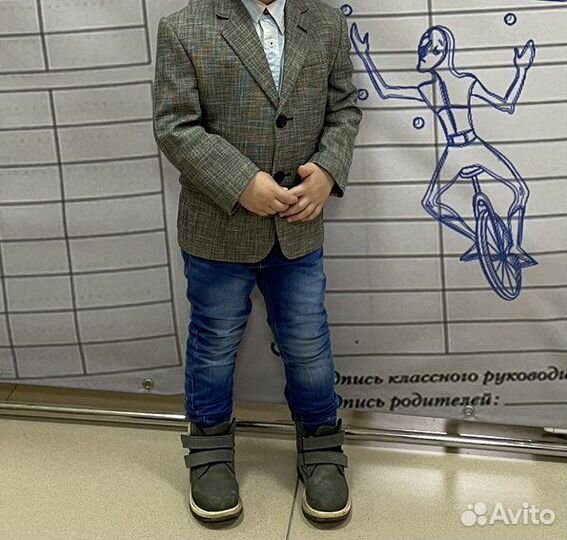 Новый классический пиджак на мальчика