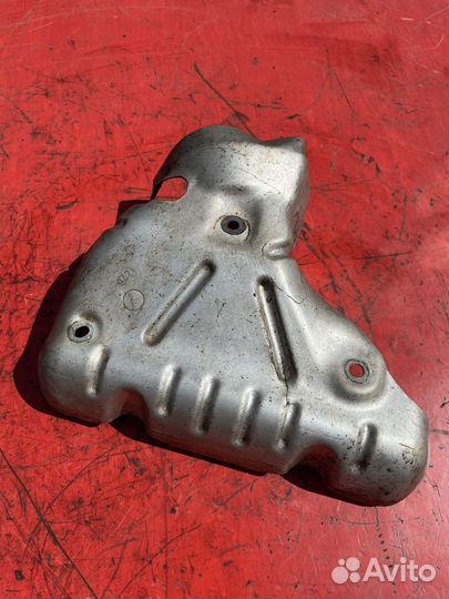 Экран тепловой Сандеро Степвэй 2014г K7MF710