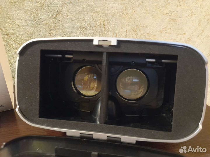 Очки виртуальный реальности