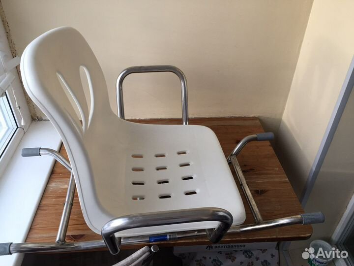 Сидение для инвалидов поворотное