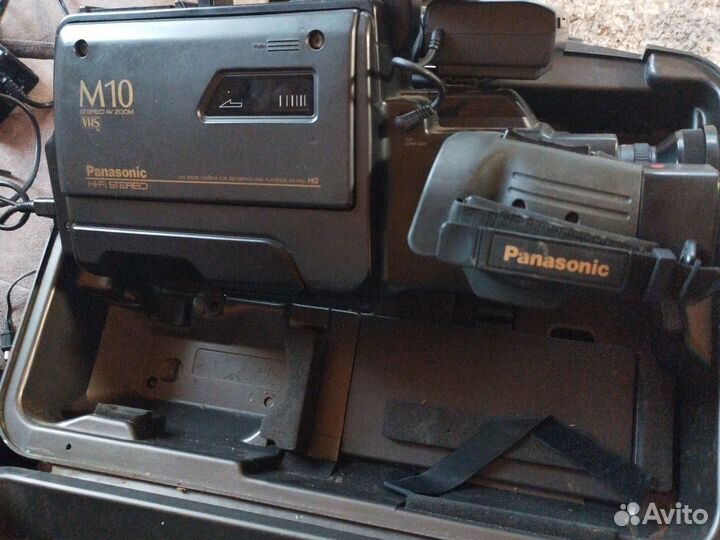 Видео камера panasonic м10