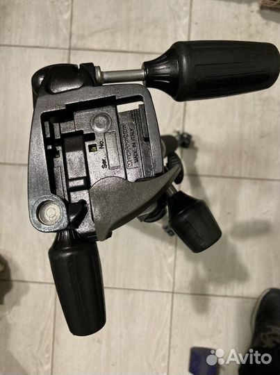 Штатив Manfrotto mt294а3 с головой 804RC2