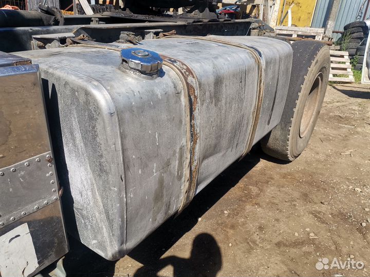 Бак топливный алюминий 145/70/60 600л