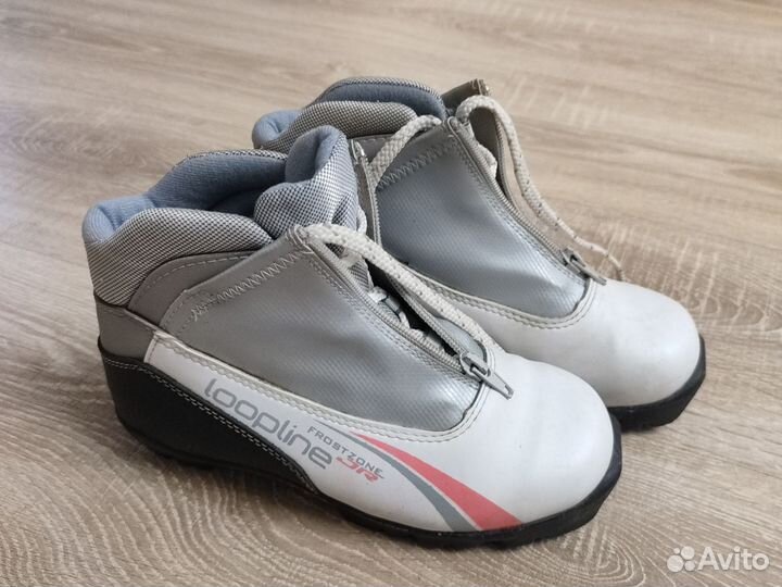 Лыжные ботинки детские 34 размер