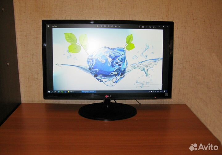 Монитор LG Flatron 24EA53T -1920x1080