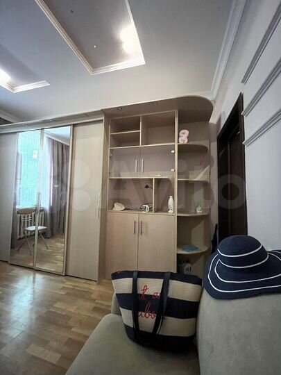 Комната 13,8 м² в 3-к., 1/5 эт.