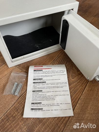 Сейф для денег и документов onix новый