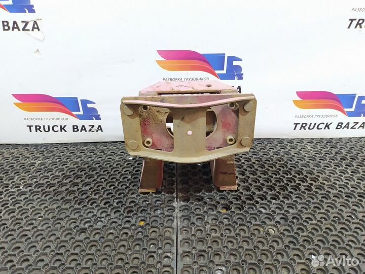 Кронштейн запасного колеса Iveco Stralis