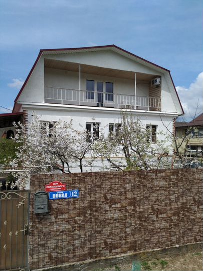 Дом 270 м² на участке 12 сот.