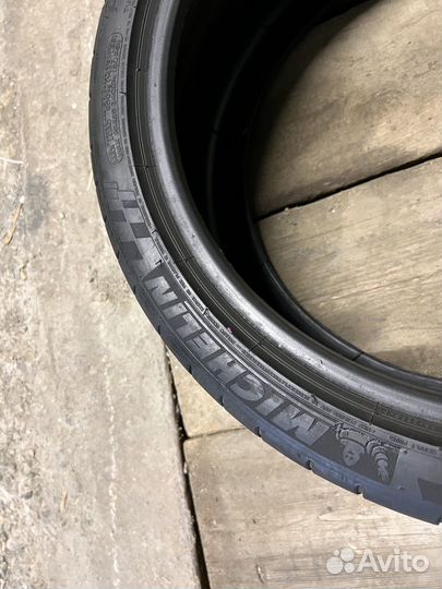 Michelin Pilot Super Sport 245/35 R19 93Y