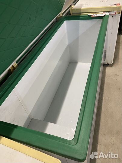 Ларь морозильный с глухой крышкой Снеж